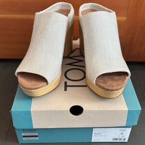 TOMS Women's Cream Open-Toe Mules brand new!